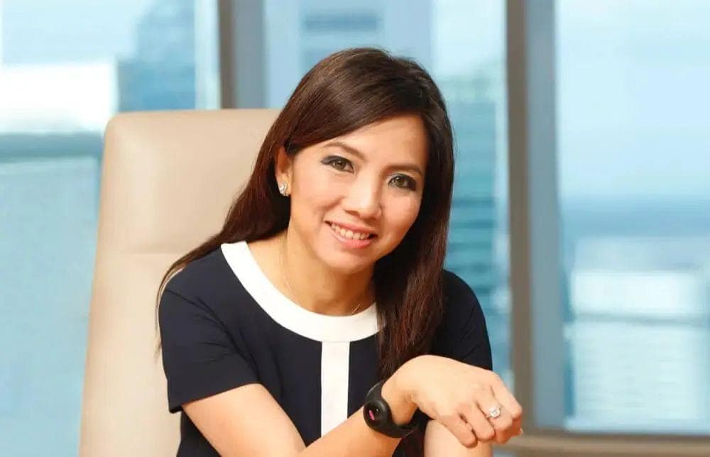 金融圈"打工女皇"崛起！年薪超6500万，生孩子还在给客户打电话？