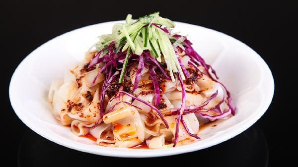 吃凉皮凉面会不会发胖？从热量摄入到饮食结构的全面解析