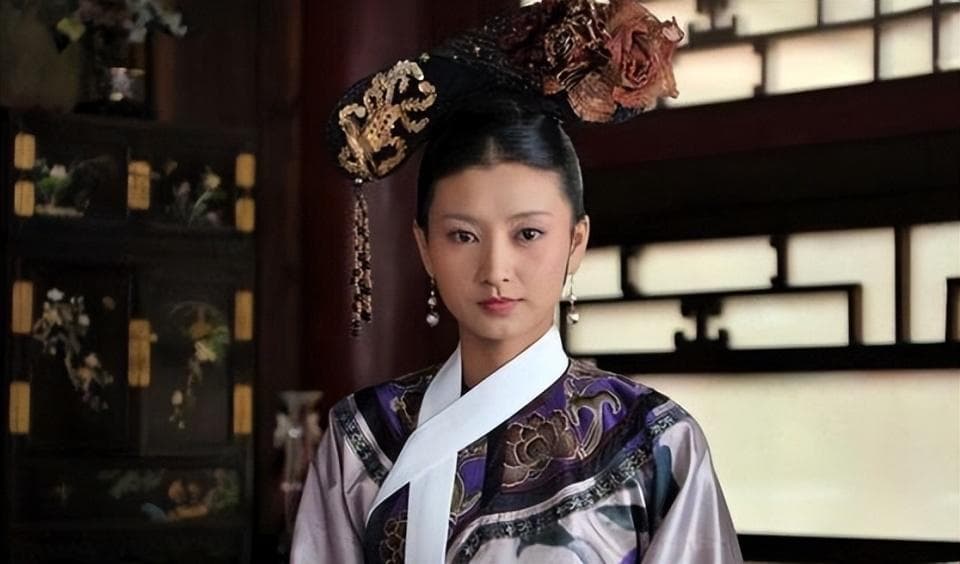 《甄嬛传》沈妃的服装设计：从秀女到太后，每一套都堪称经典