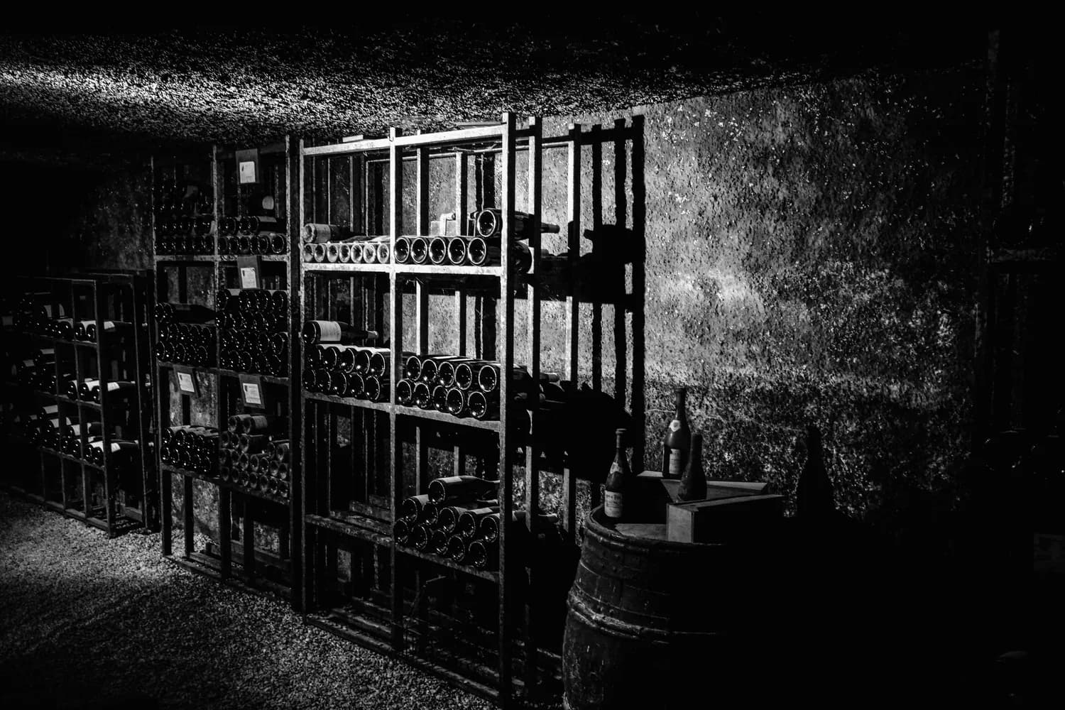 揭秘商纣王的“酒池肉林”：奢靡生活背后的权力与欲望
