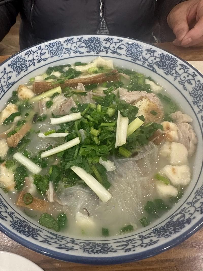 西安四大名吃：羊肉泡馍、肉夹馍里的千年味道