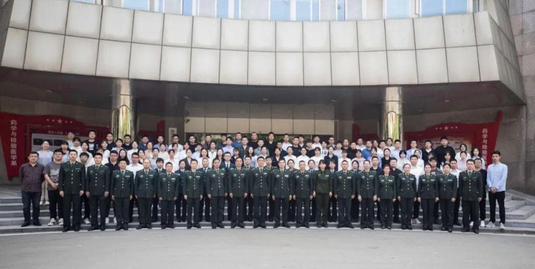 创新前沿：陆军军医大学团队揭示幽门螺杆菌感染致慢性胃炎新机制