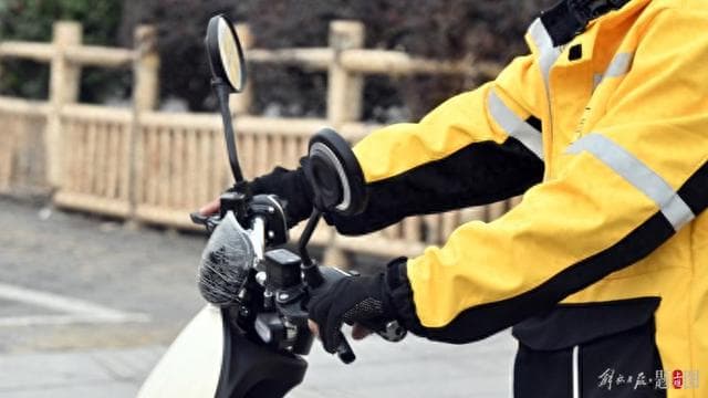 扣分、罚款、降低排名……平台对骑手不合理差评的“紧箍”如何松一松？