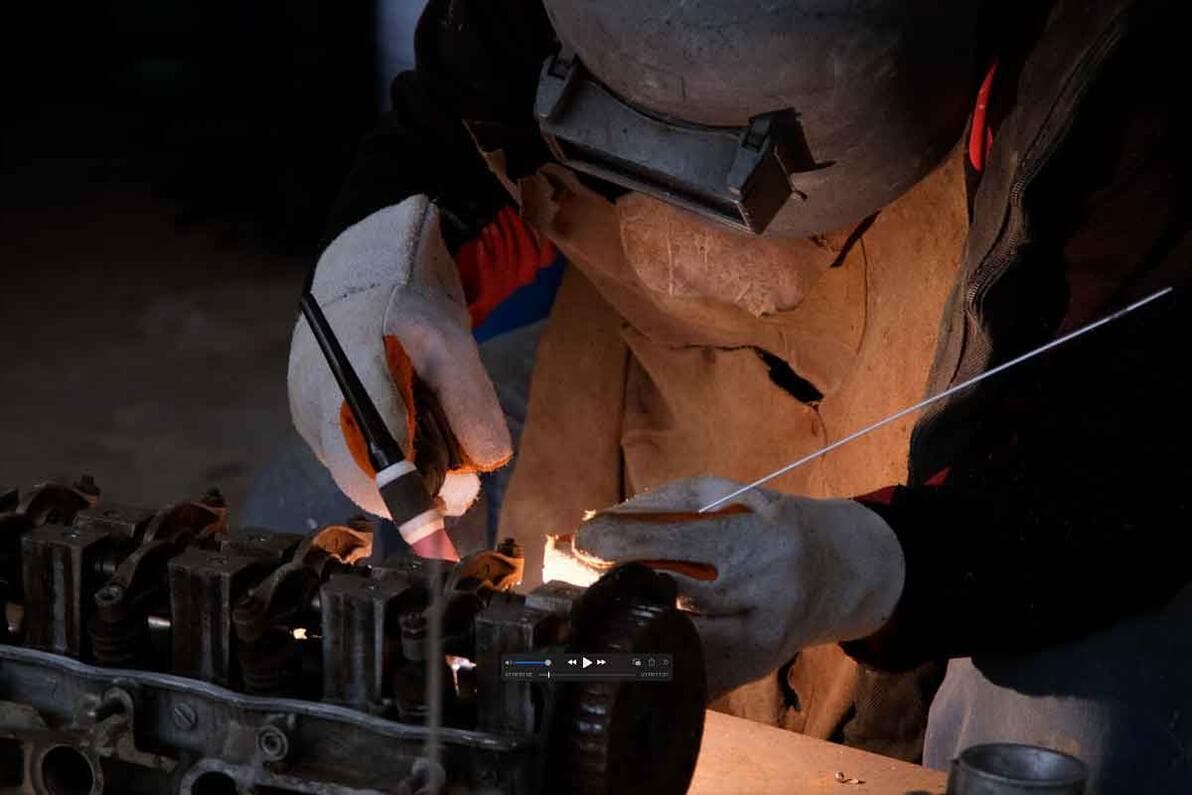 耐高温手套材质大揭秘：守护你的双手于高温烈焰之中