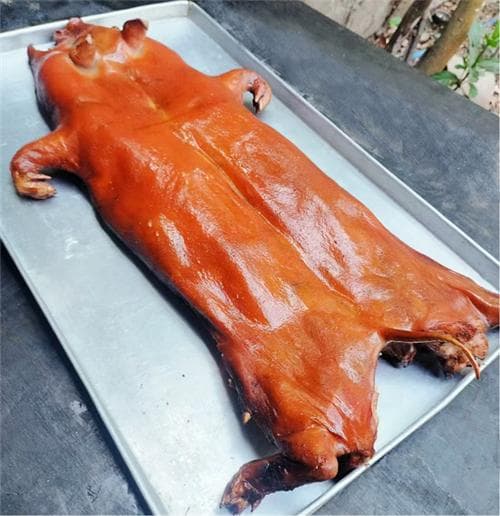 临高烤猪师：炭火烤炙出海南至味