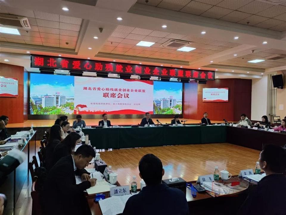 为残疾人提供施展才华的岗位，这些企业这样做