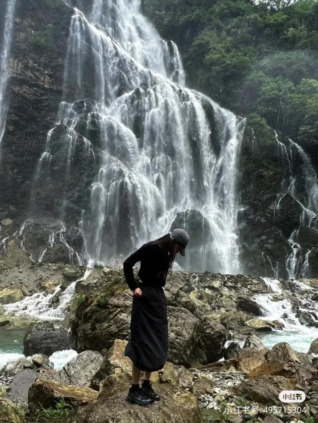成都周边10个免费秘境，瀑布徒步古镇耍水，小众悠闲风光超绝！