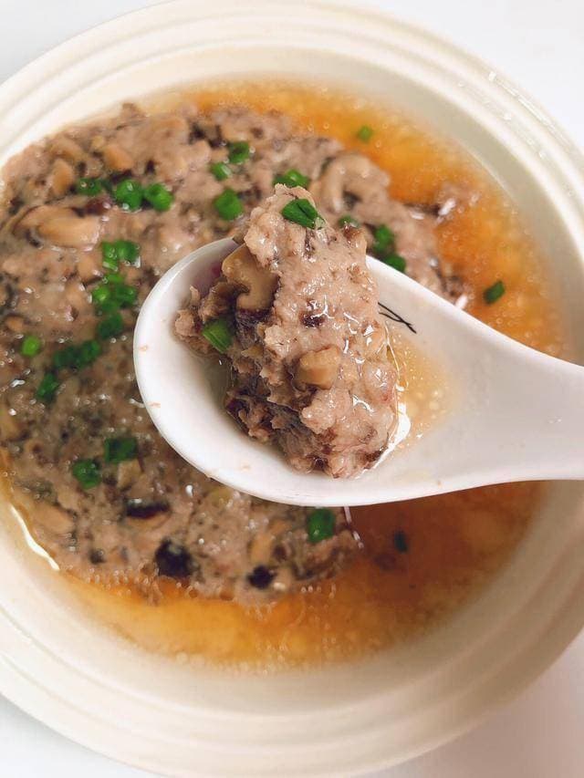 香菇蒸肉饼：鲜美多汁，营养丰富