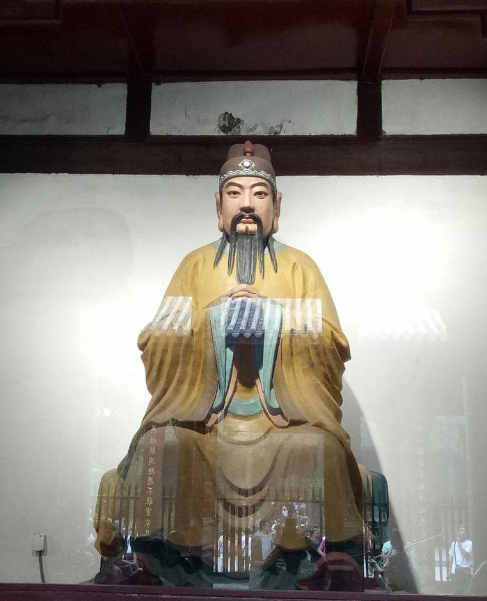 成都武侯祠：揭秘诸葛亮塑像背后的故事