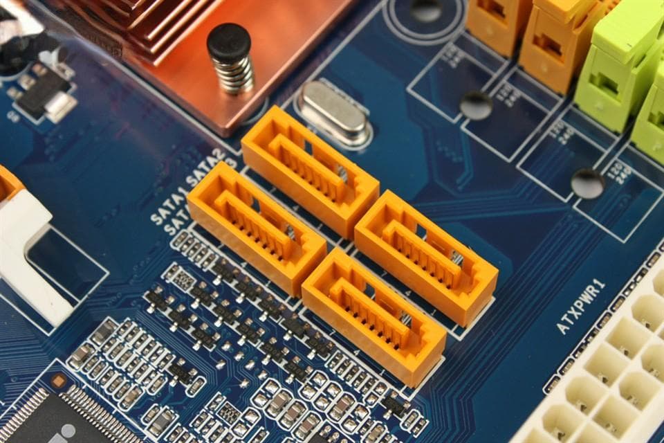 显卡插槽大揭秘：PCI、AGP、PCIe，哪个才是你的最佳选择？