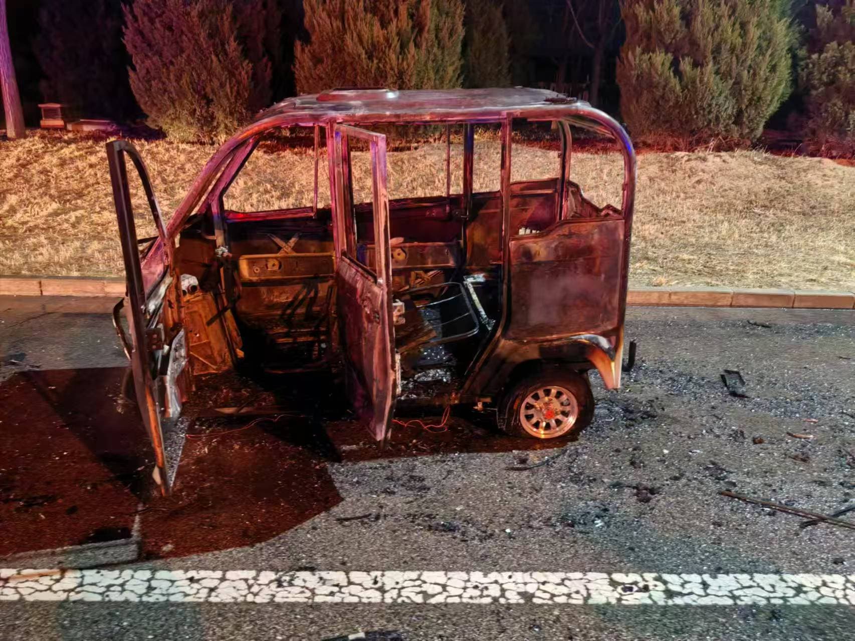 近期电动车行驶时起火事故多发，消防：车主平时应定期检修