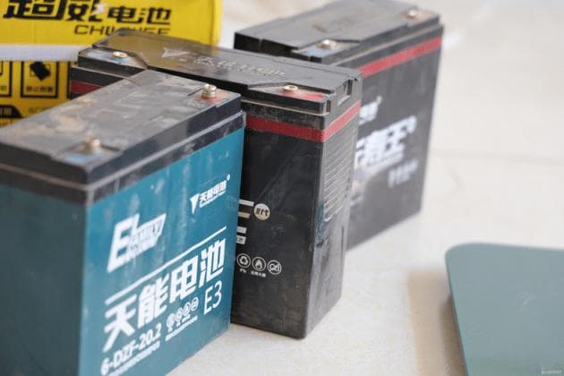 电动车铅酸电池选购指南：三大档次品牌对比与选购建议