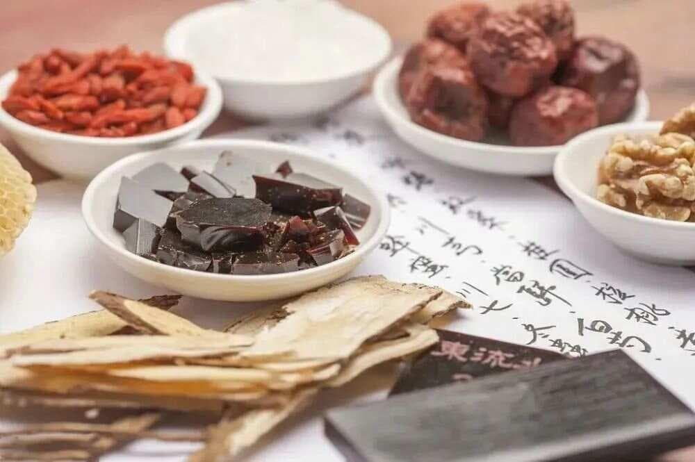 多汗补气，无汗养血，两个食疗方，一个补气治多汗，一个养血治无汗