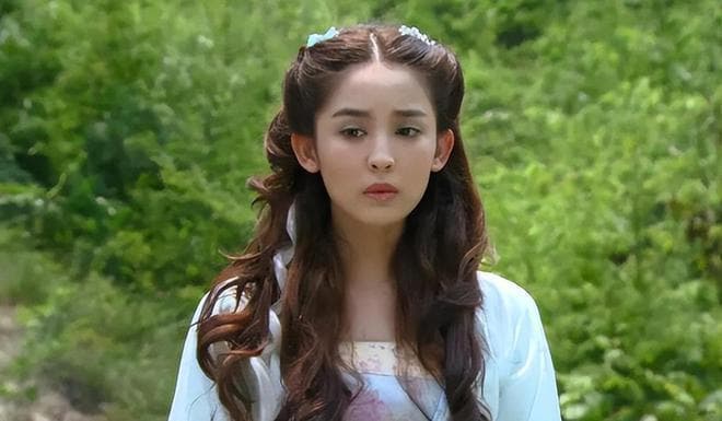 古力娜扎为博彩游戏代言，引发社会热议