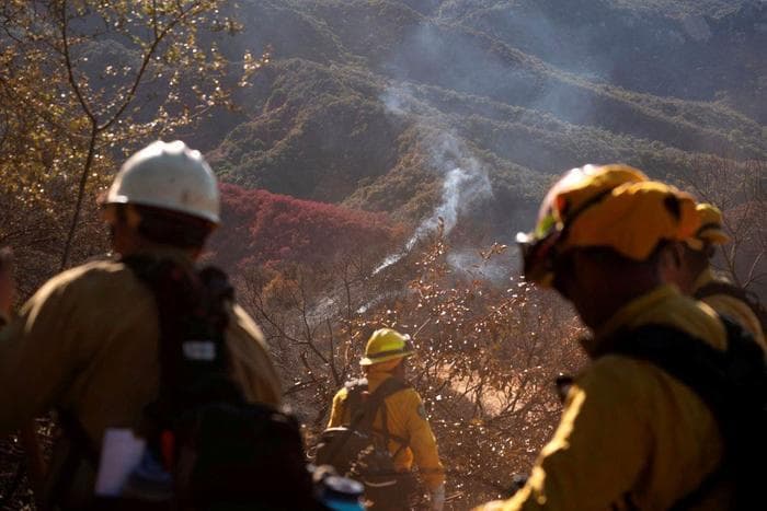 山火持续 美国洛杉矶超600万人处于严重火灾威胁之下