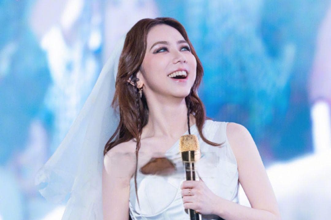 邓紫棋 “I AM GLORIA” 巡演大获成功，荣登全球票房榜前四！