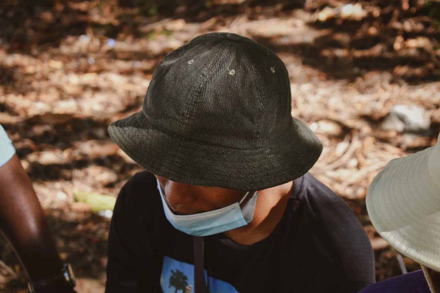 渔夫帽再也不是小脸专属！精致细节彰显少女感