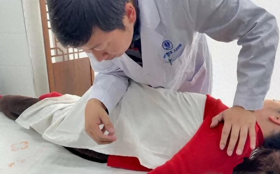 上海援疆专家曾科：喀什二院中医正骨推拿门诊为颈腰椎患者带来“曙光”