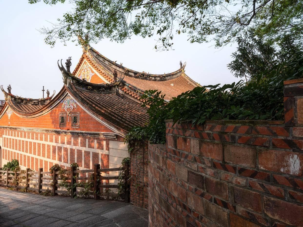 泉州五店市：古厝戏台映现代，文旅融合展新颜