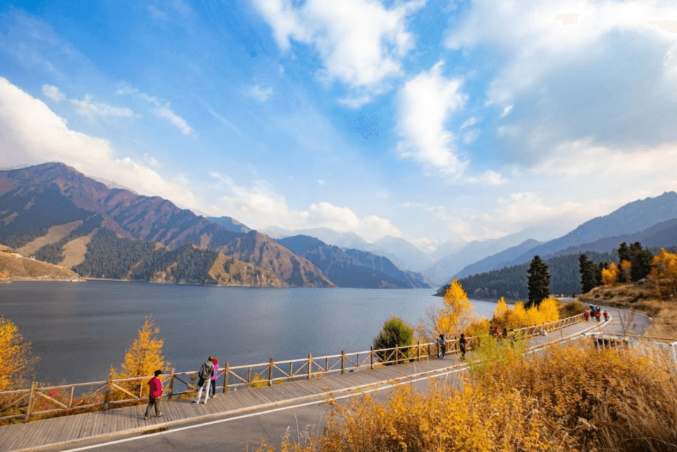 走进天山天池风景名胜区（新疆）