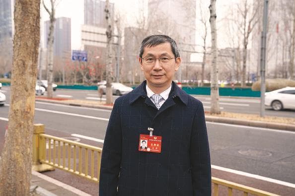 优化机场选址和建设 解决旅客“两远”痛点