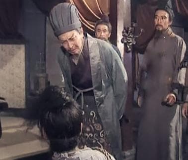 用人失策：诸葛亮与马谡的信任与失误