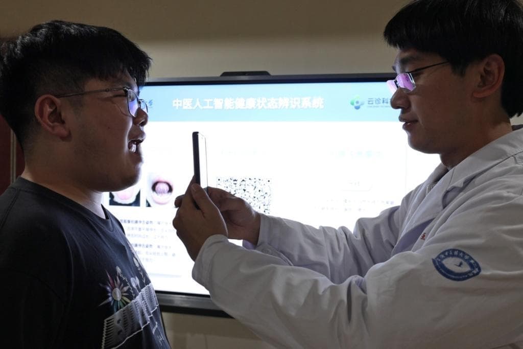 “AI+中医”来了！给舌头拍照，可分辨106种“体质健康状态”