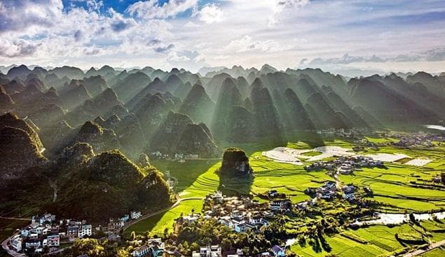 山地旅游  砥砺前行 ——源于中国贵州的动力