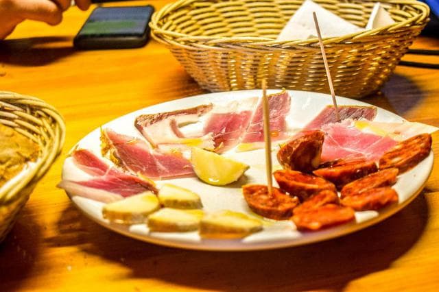香肠发霉了还能吃吗？香肠保存和食用全攻略