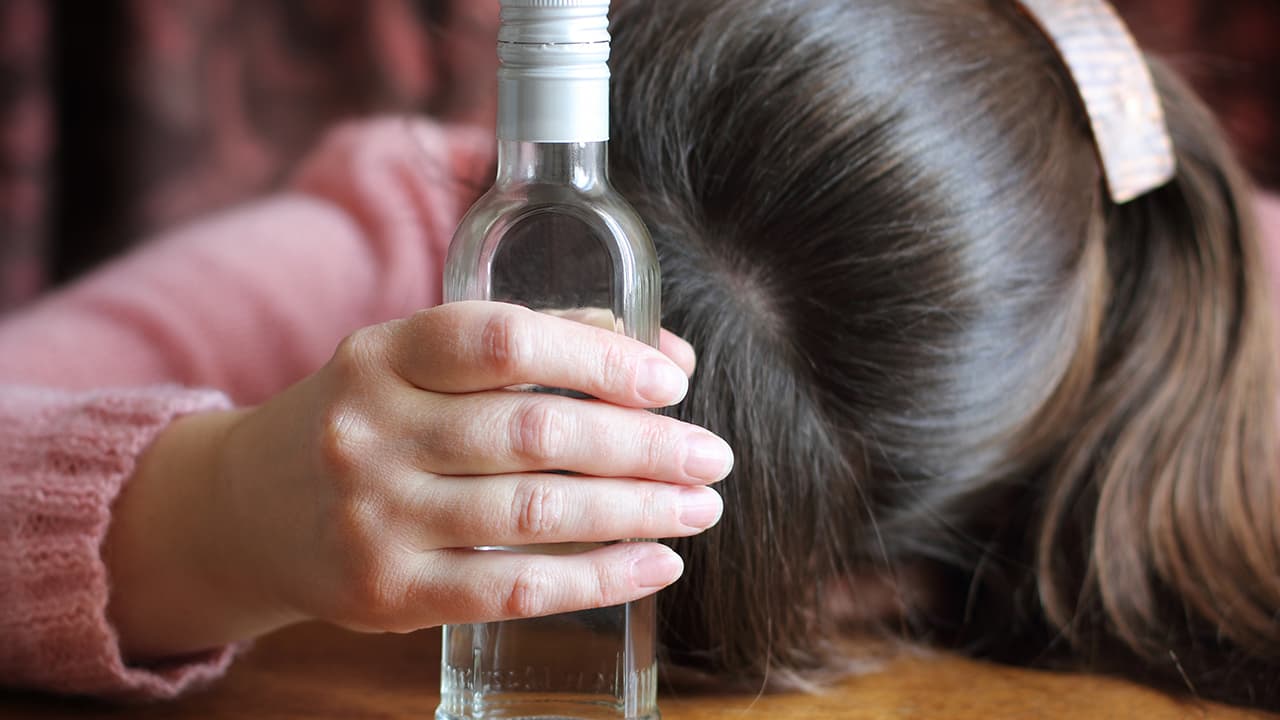喝酒吃头孢会死人吗