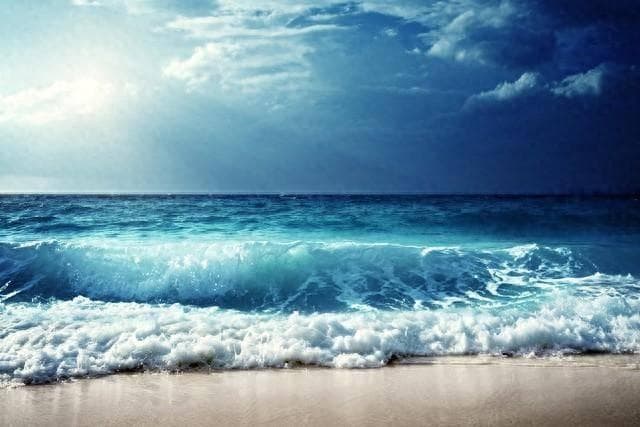 大海涨潮退潮的原理是什么？退潮后的海水去了哪里？
