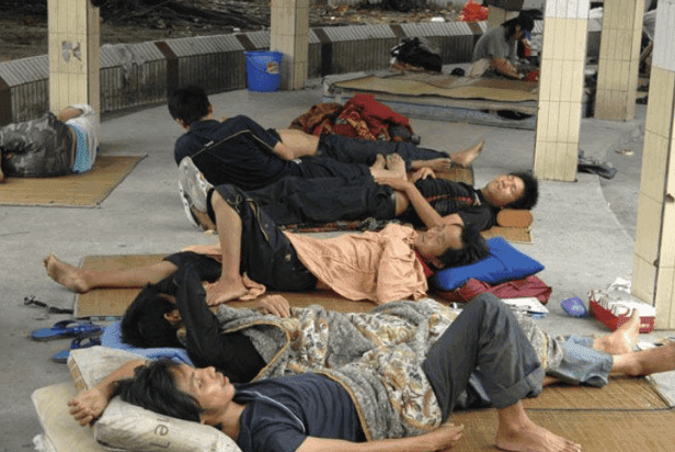日结一天玩三天，“三和大神”为什么得过且过，没有上进心？