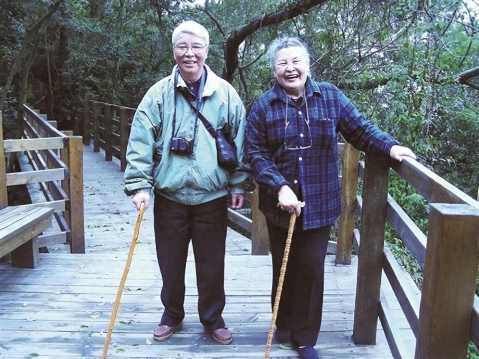 她心中有音乐，更有家乡家人！95岁的郑小瑛依然奋战在音乐第一线