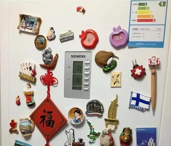 磁铁吸在冰箱上数十年都不掉，克服重力的能量到底来自哪里？