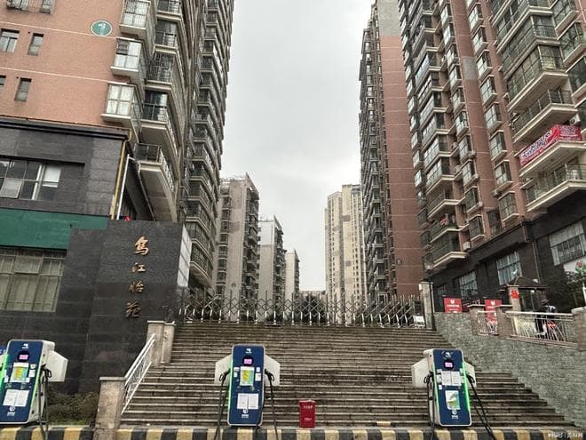 担心辐射，拆了基站？这个小区“没信号”怎么办？