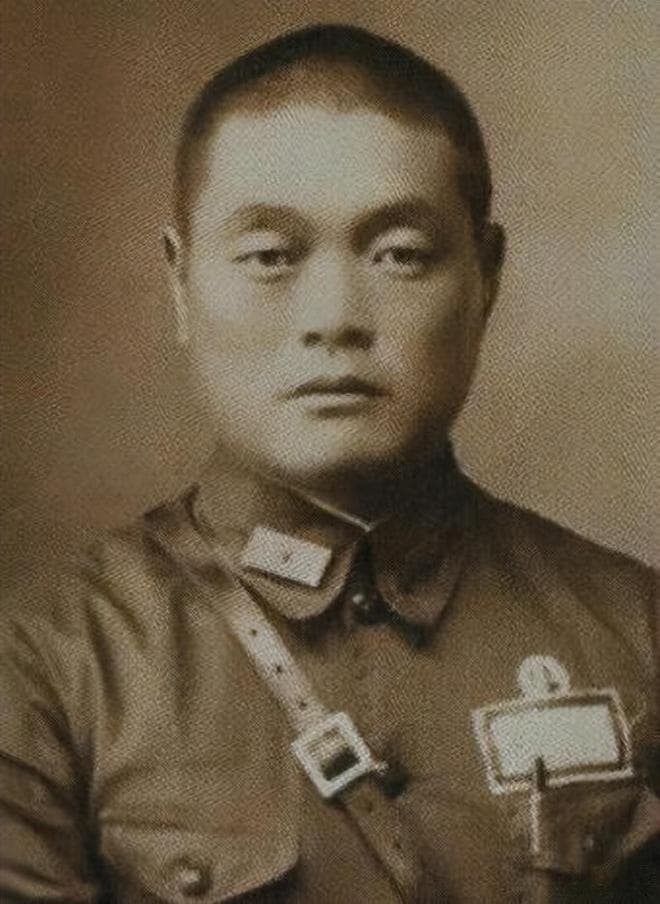 台儿庄守城指挥官血战日军，建国后却被执行枪决，原因谁都想不到