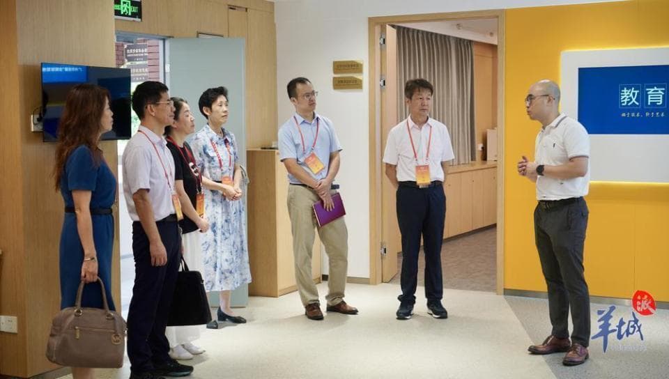 数字教育逐渐普及，对学校教学提出更高要求