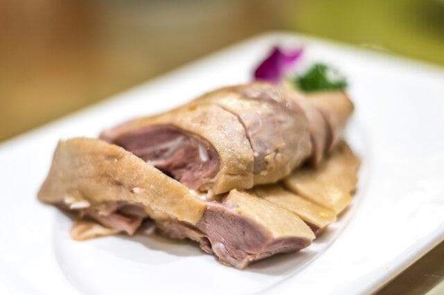 漳浦石榴填鸭：闽南传统名菜的制作工艺与文化传承