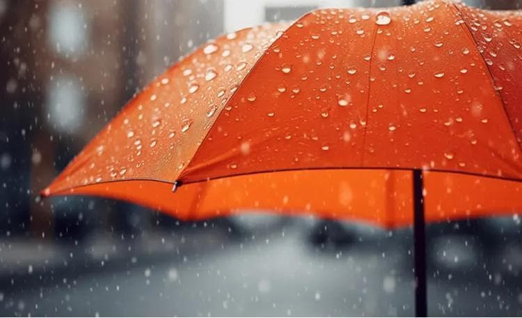 雨季出门必备的户外防雨装备 十类户外防水用品推荐