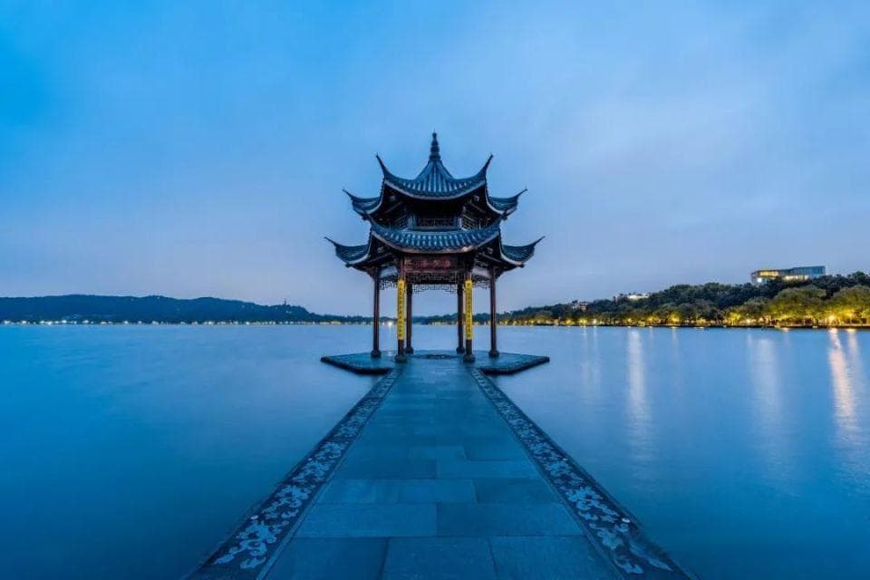 杭州十大著名景点，心动不如行动！杭州十大热门景点等你来！