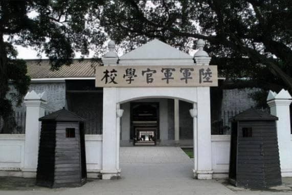 周恩来年仅26岁，也没工作经验，为何就能担任黄埔军校政治部主任