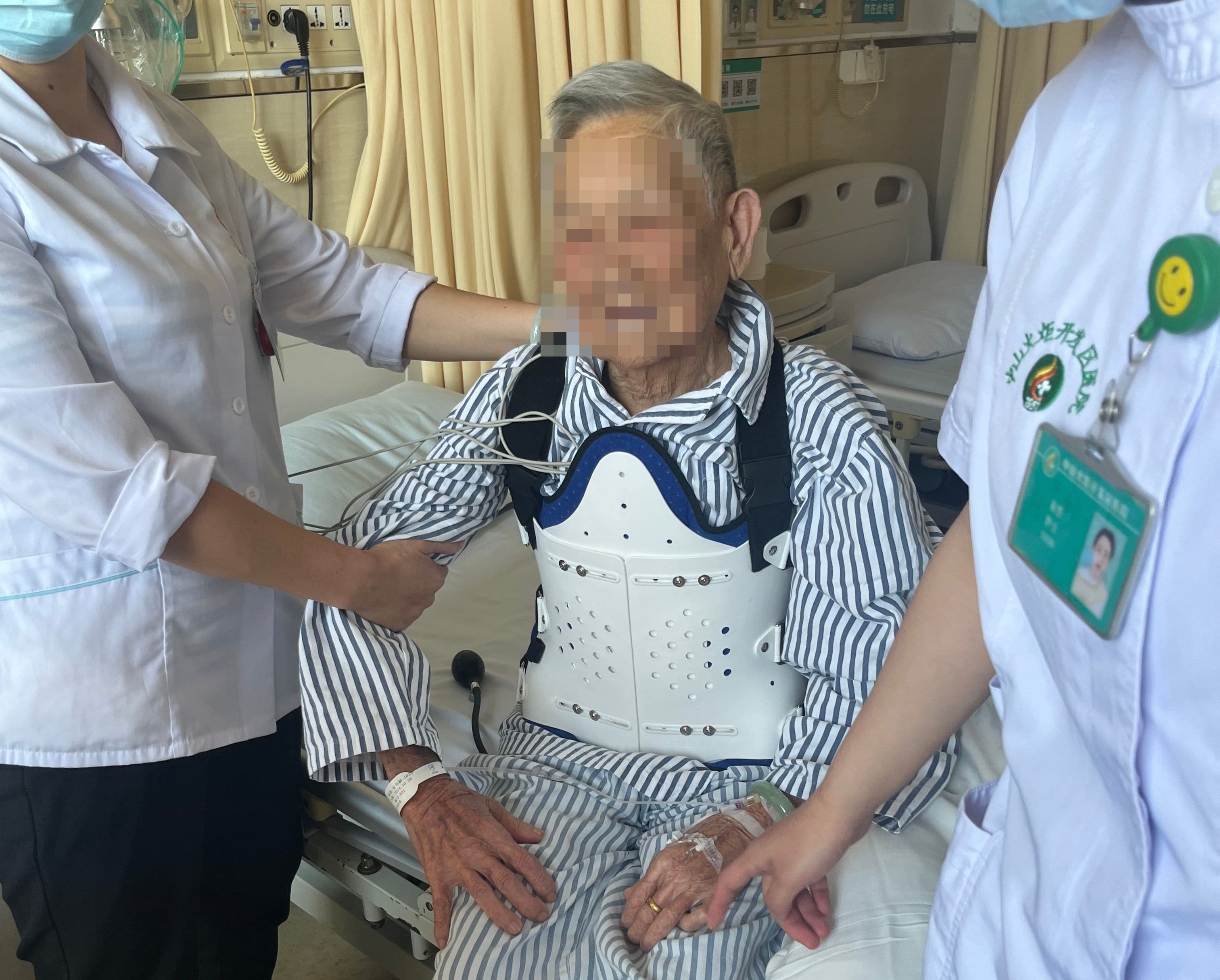 103岁老奶奶多节段腰椎骨折，微创手术后三天竟能下床活动