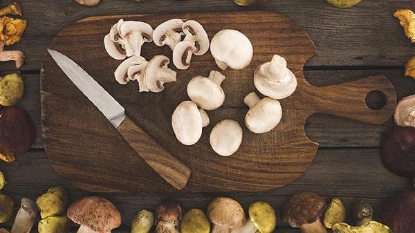 蘑菇木耳：真菌食材的营养与安全食用指南