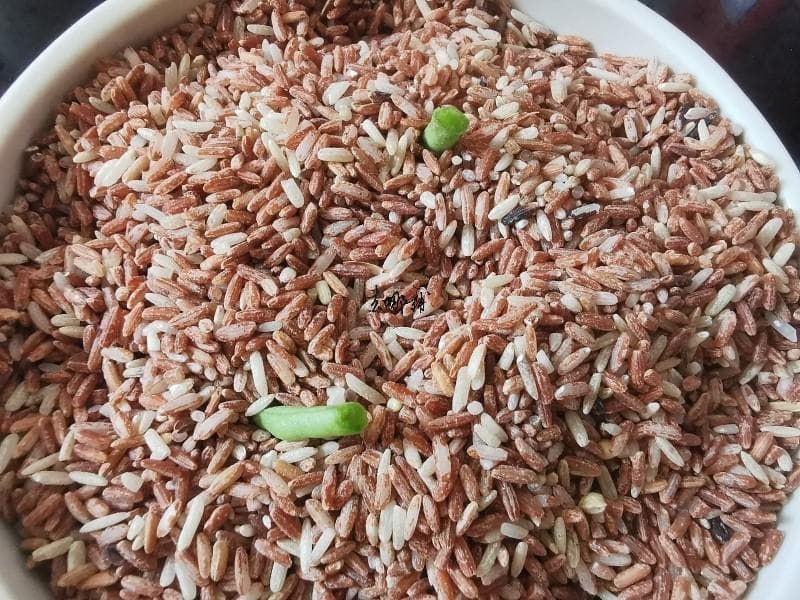 红米：养生粗粮的四大功效与食用指南
