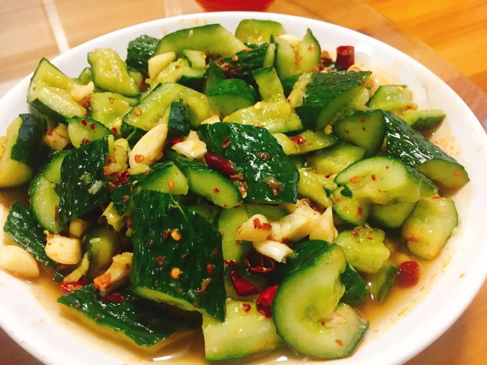 家常美味轻松做——拍黄瓜的详细制作步骤