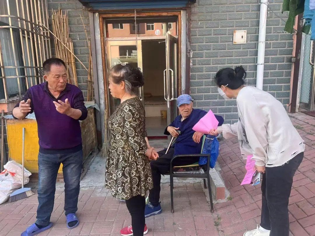 振兴中路广源社区开展反邪教宣传活动