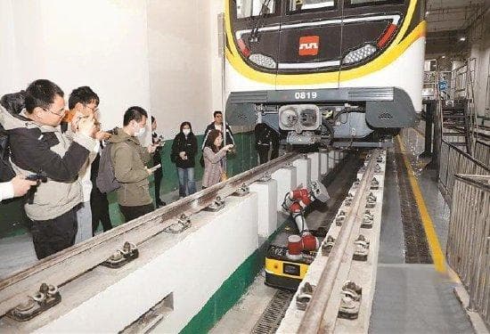 西安地铁AI应用系统上线：智能巡检机器人助力运维效率提升