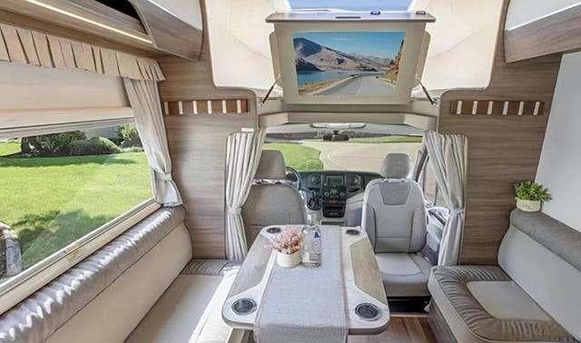 开房车还是租车，到底哪个更划算？