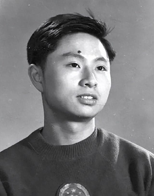 从“十二大板”到乒坛领袖，徐寅生与中国乒乓球的辉煌历程