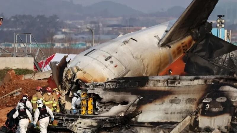 韩国生死航向台：济州空难179人死亡与UPS货机幸免于难的对比